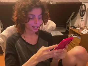 ari_dom_femboy