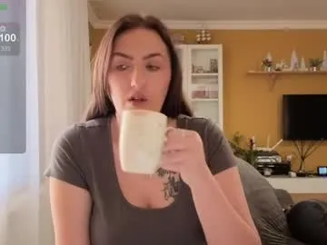 ella_max_live