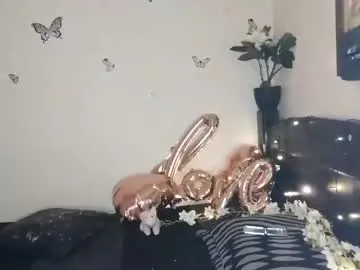 emilywhitee_