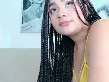 evaa_holly