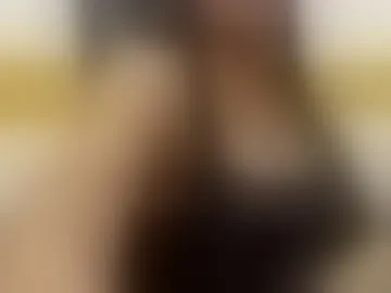 exotic_brunette_