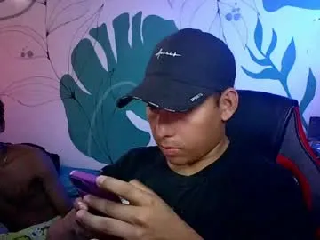 latinos2411