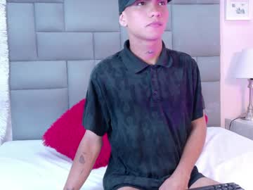 maax_hot