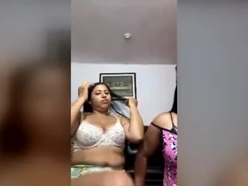 mia_and_scarlett