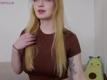 mona_demure
