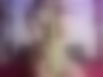 zoe_hero_